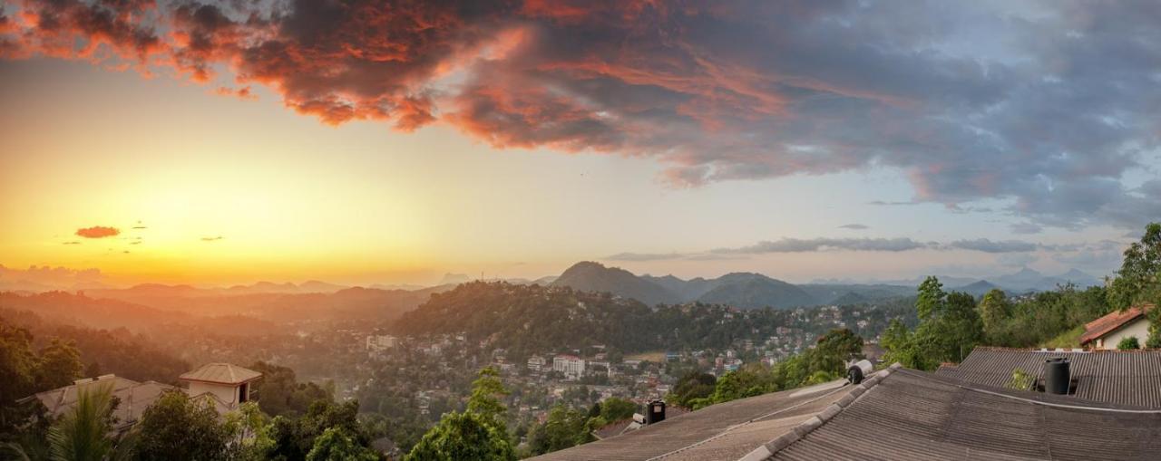 Hotel Ceylon Breeze Kandy Zewnętrze zdjęcie