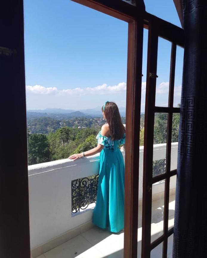 Hotel Ceylon Breeze Kandy Zewnętrze zdjęcie