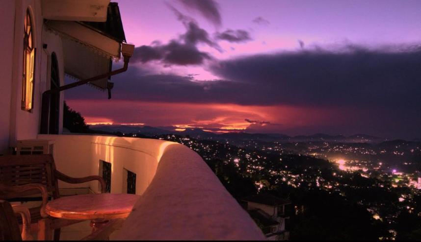 Hotel Ceylon Breeze Kandy Zewnętrze zdjęcie